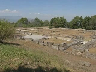 صور Ancient city of Egi متحف