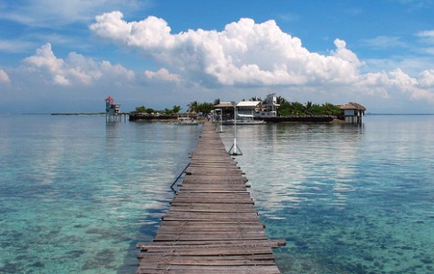 Российские туроператоры предлагают отдых на Филиппинах - широкий выбор отелей, теплое море, пальмы и коралловые рифы.